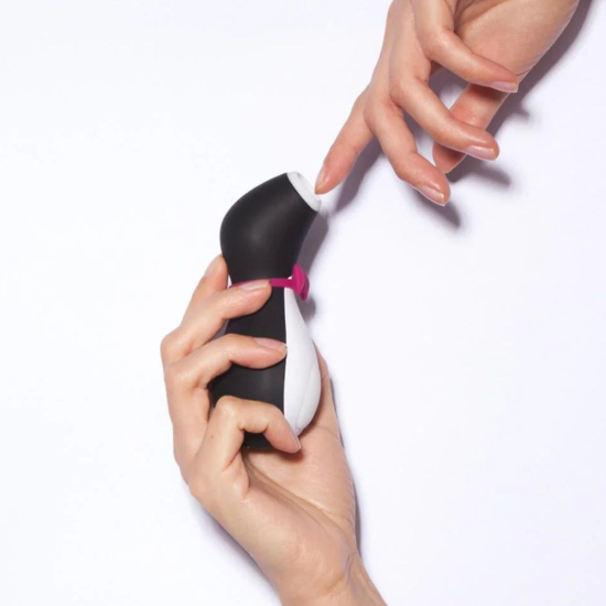 Вакуумный вибратор для клитора Satisfyer Penguin, 11 режимов, цвет чёрный